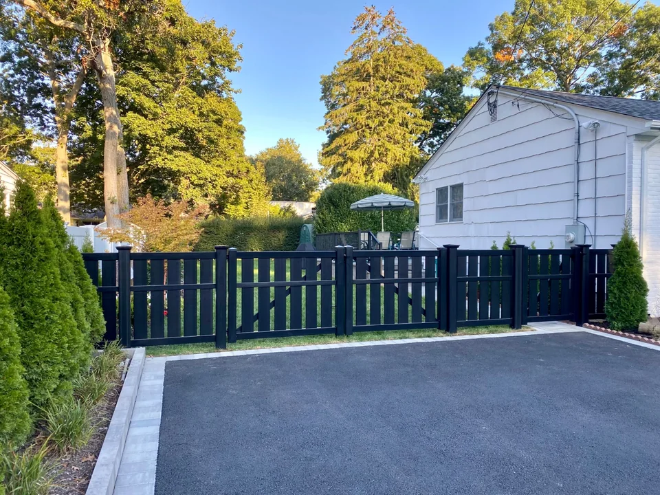 Blackline HHP semi-privacy fence detail at the Bellport, New York project