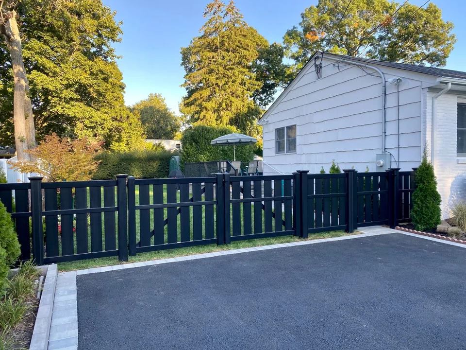 Blackline HHP semi-privacy fence detail at the Bellport, New York project
