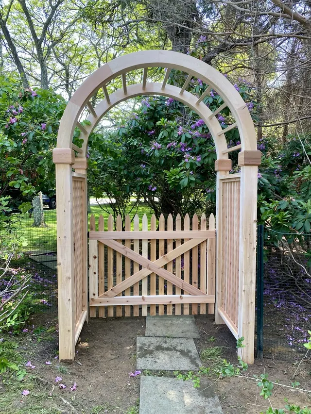 Custom Cedar Picket Pool Fence & Arbor in Quogue, New York